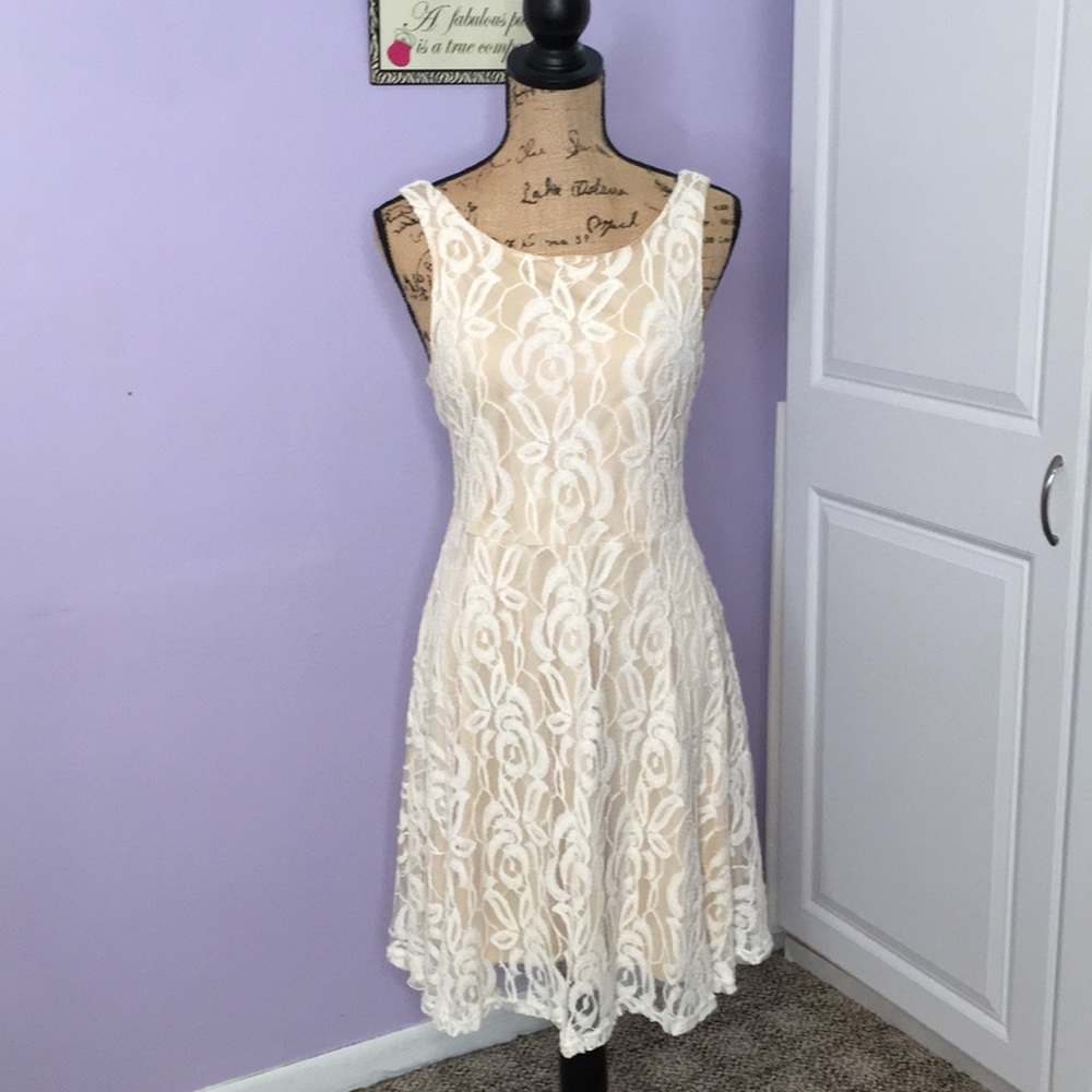 Sleeveless dress